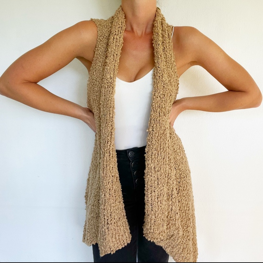 Chelsea & Violet tan wool knit waterfall vest size XS/S